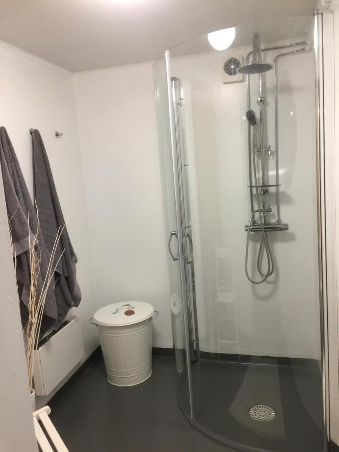 Bo Centralt I Vaernamo Exterior foto