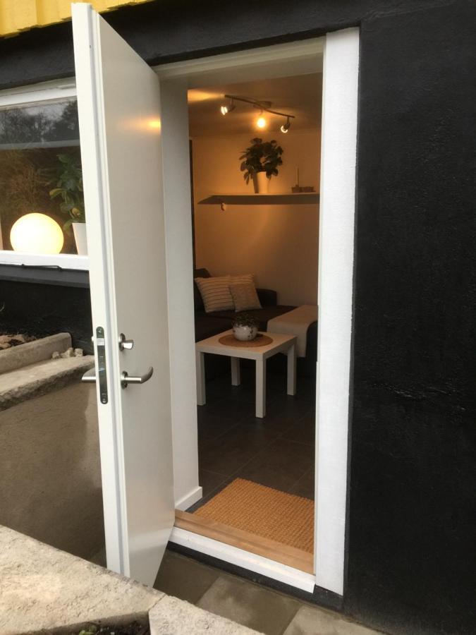 Bo Centralt I Vaernamo Exterior foto