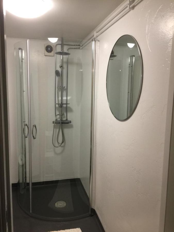 Bo Centralt I Vaernamo Exterior foto